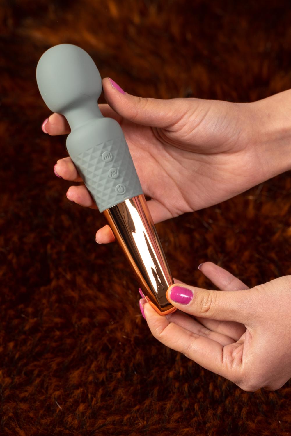 SoftTouch Wand Masaj Aleti Klitrosi Uyarıcı Vibratör