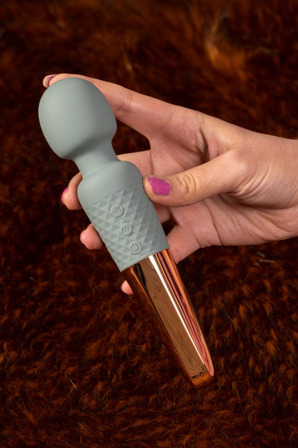 SoftTouch Wand Masaj Aleti Klitrosi Uyarıcı Vibratör